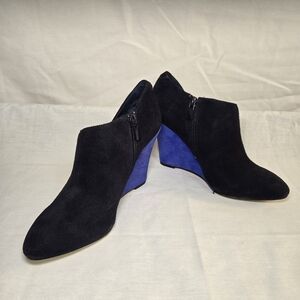 Ann Taylor Aubrey Suede Wedge Bootie Size 5